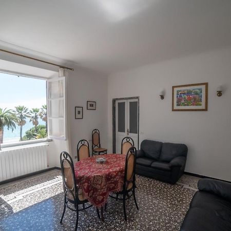 La Spagnuola - Villa Cinquecentesca Sul Mare Con Parco Privato Savona Exterior photo
