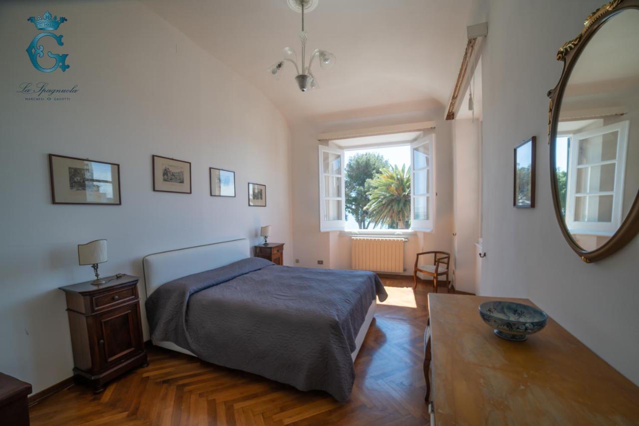 La Spagnuola - Villa Cinquecentesca Sul Mare Con Parco Privato Savona Exterior photo