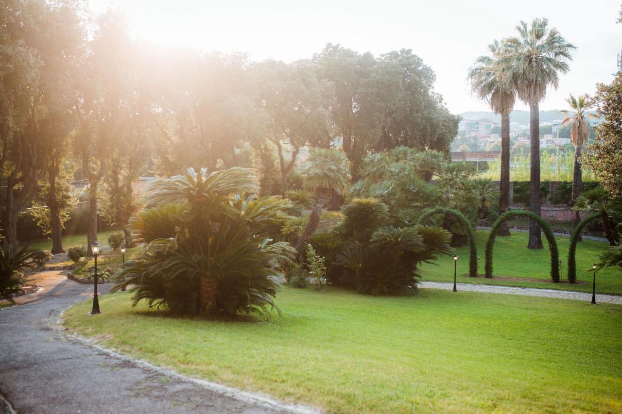 La Spagnuola - Villa Cinquecentesca Sul Mare Con Parco Privato Savona Exterior photo